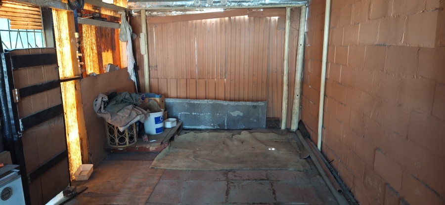 1 Bedroom Property for Sale in Heideveld Western Cape